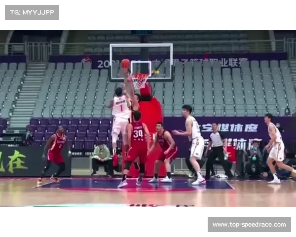 CBA球员转会市场活跃，休赛期多笔签约影响格局