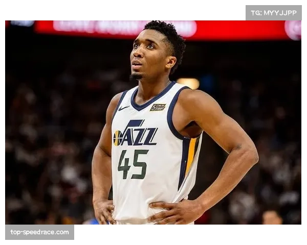 MRI结果显示骑士队后卫多诺万·米切尔小腿伤势无碍,被列入每日观察名单 MRI结果显示骑士队后卫多诺万·米切尔小腿伤势无碍,被列入每日观察名单